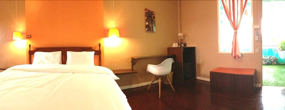 Issara House Bangkok Hotel Екстериор снимка