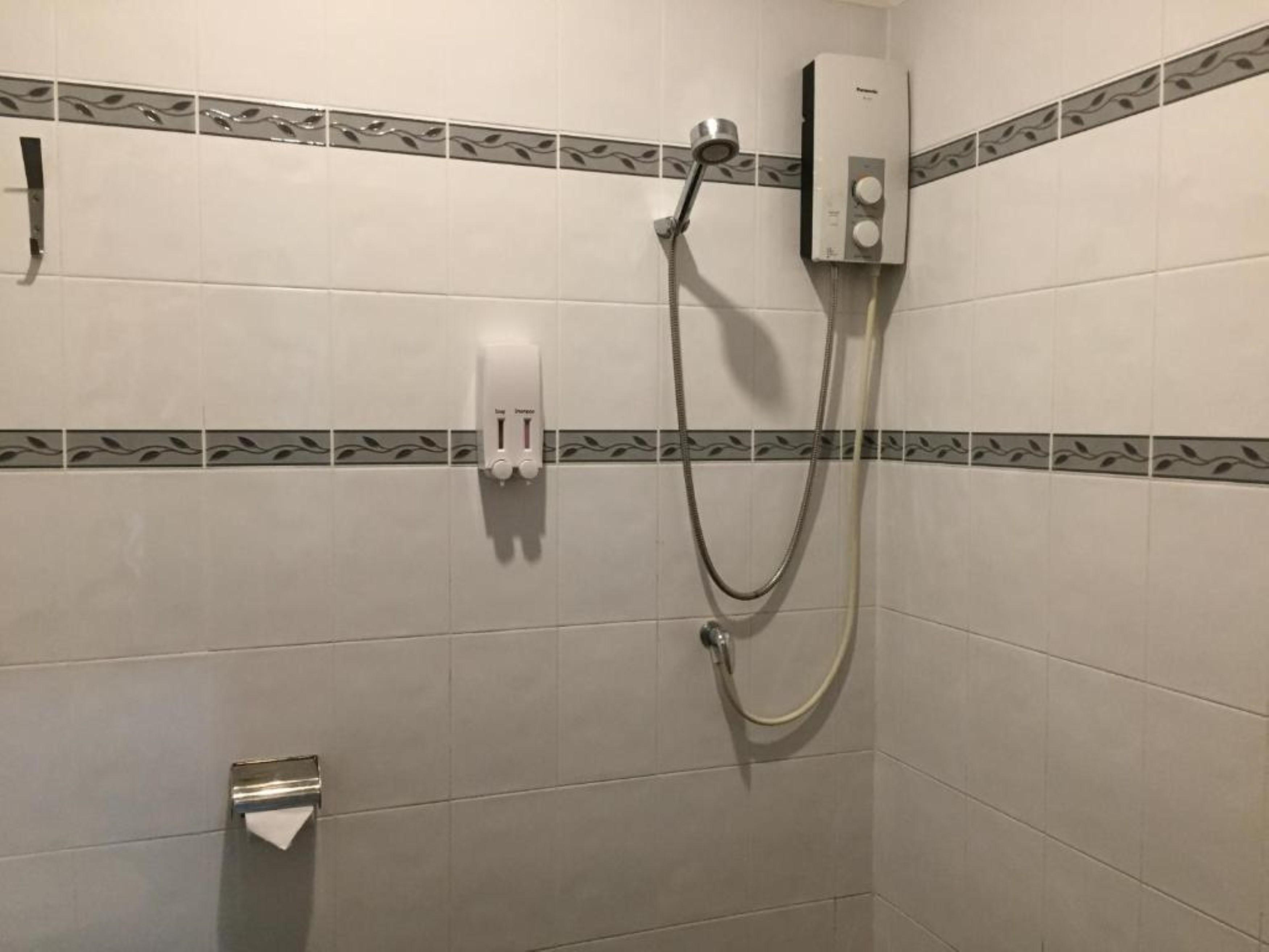Issara House Bangkok Hotel Екстериор снимка