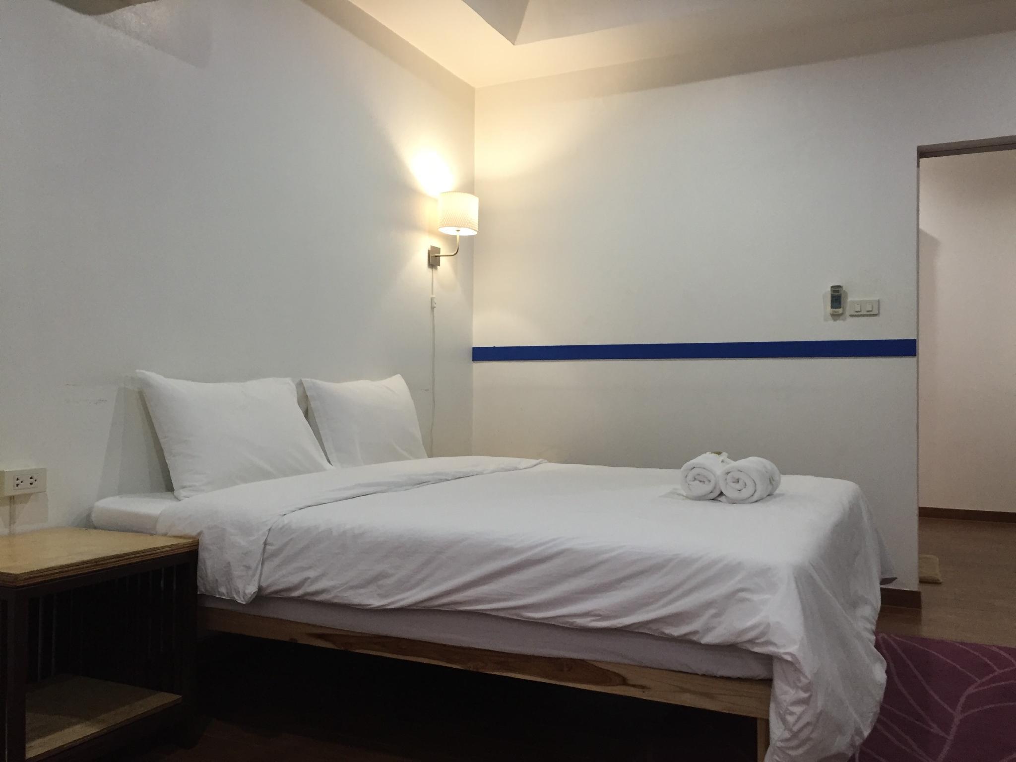 Issara House Bangkok Hotel Екстериор снимка