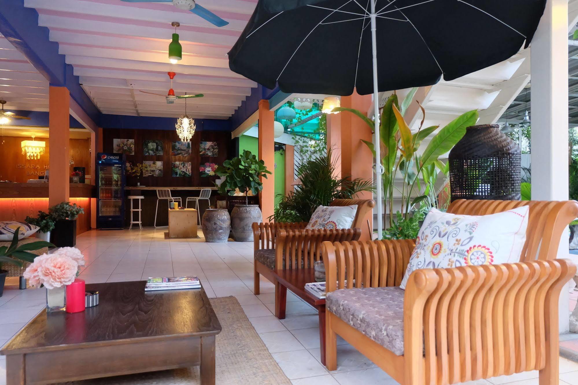 Issara House Bangkok Hotel Екстериор снимка